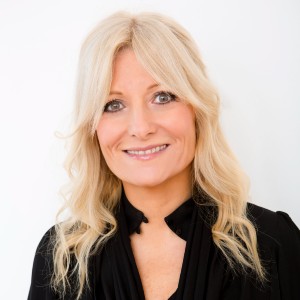 Headshot of Gaby Roslin